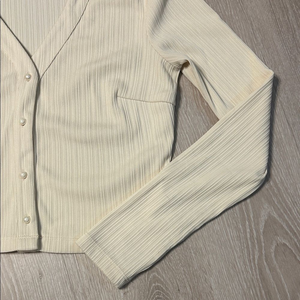 Petal & Pup Christina Long Sleeve Cream Ribbed Button-Up Top Sz Small - Picture 4 of 7